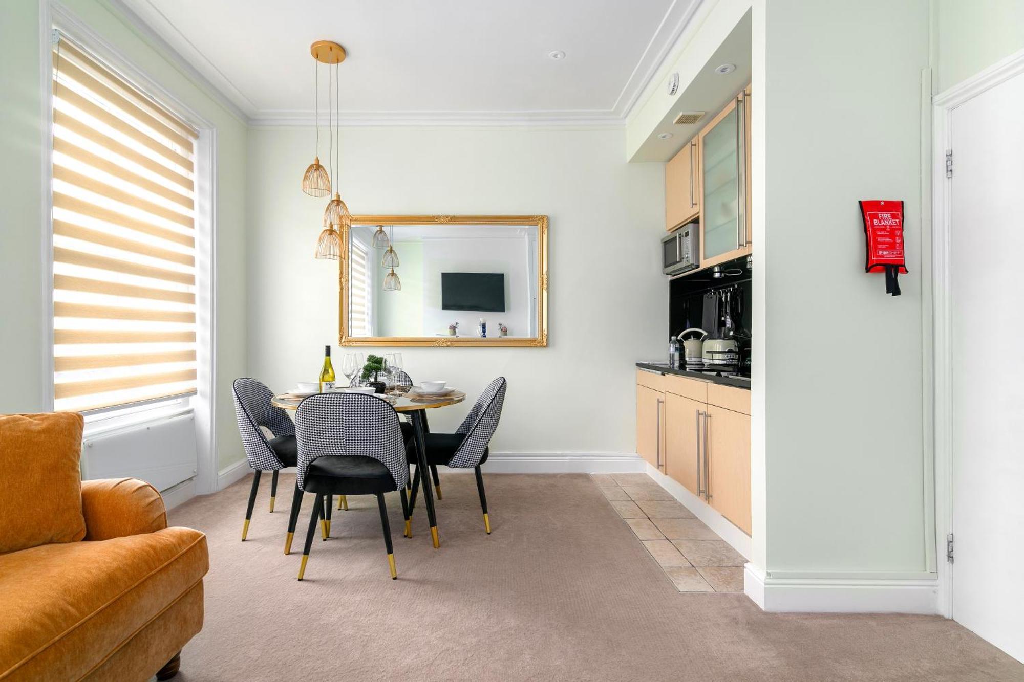 Cosy Flat 5 Min From Holland Park Station! London Lägenhet Exteriör bild