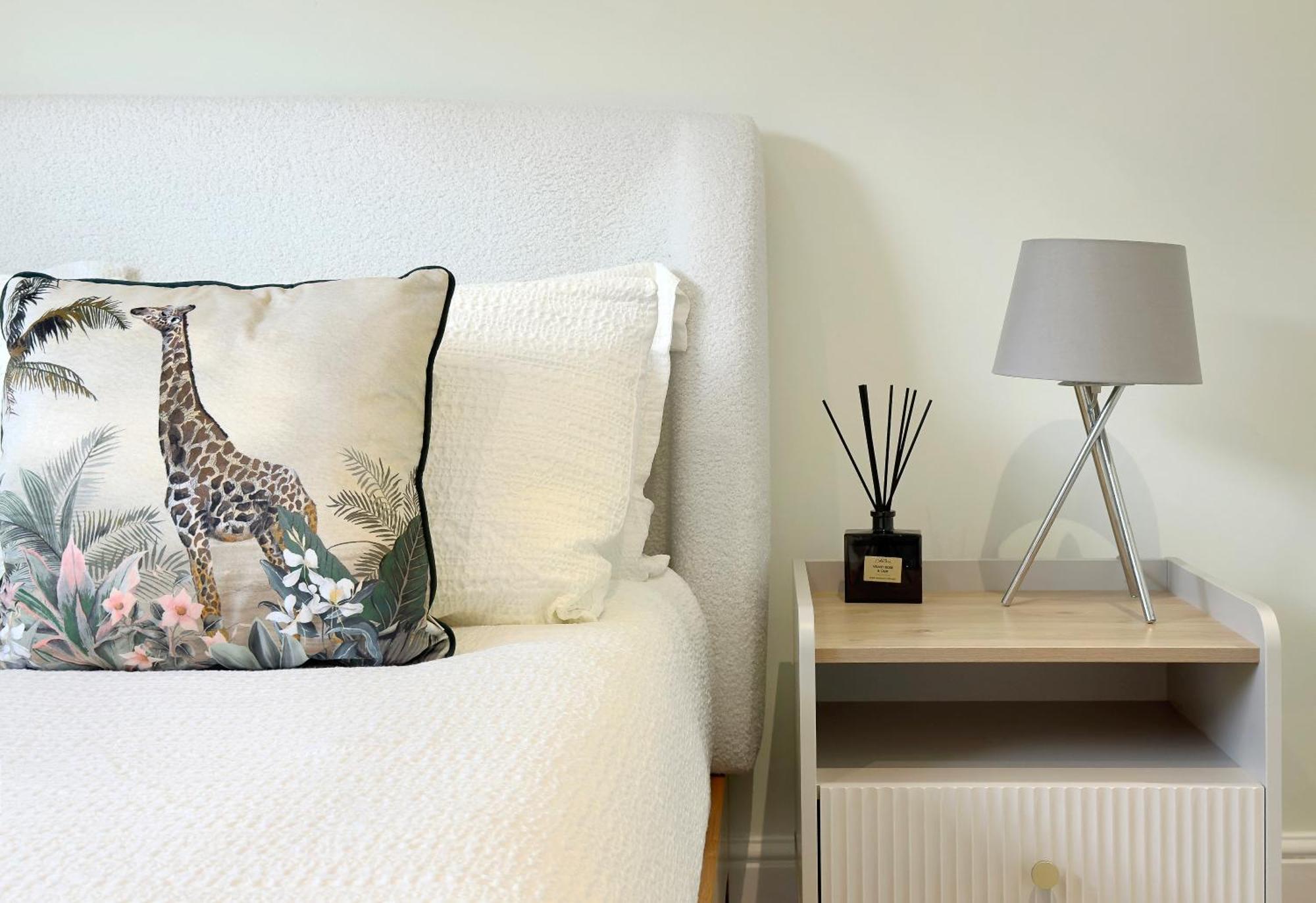 Cosy Flat 5 Min From Holland Park Station! London Lägenhet Exteriör bild