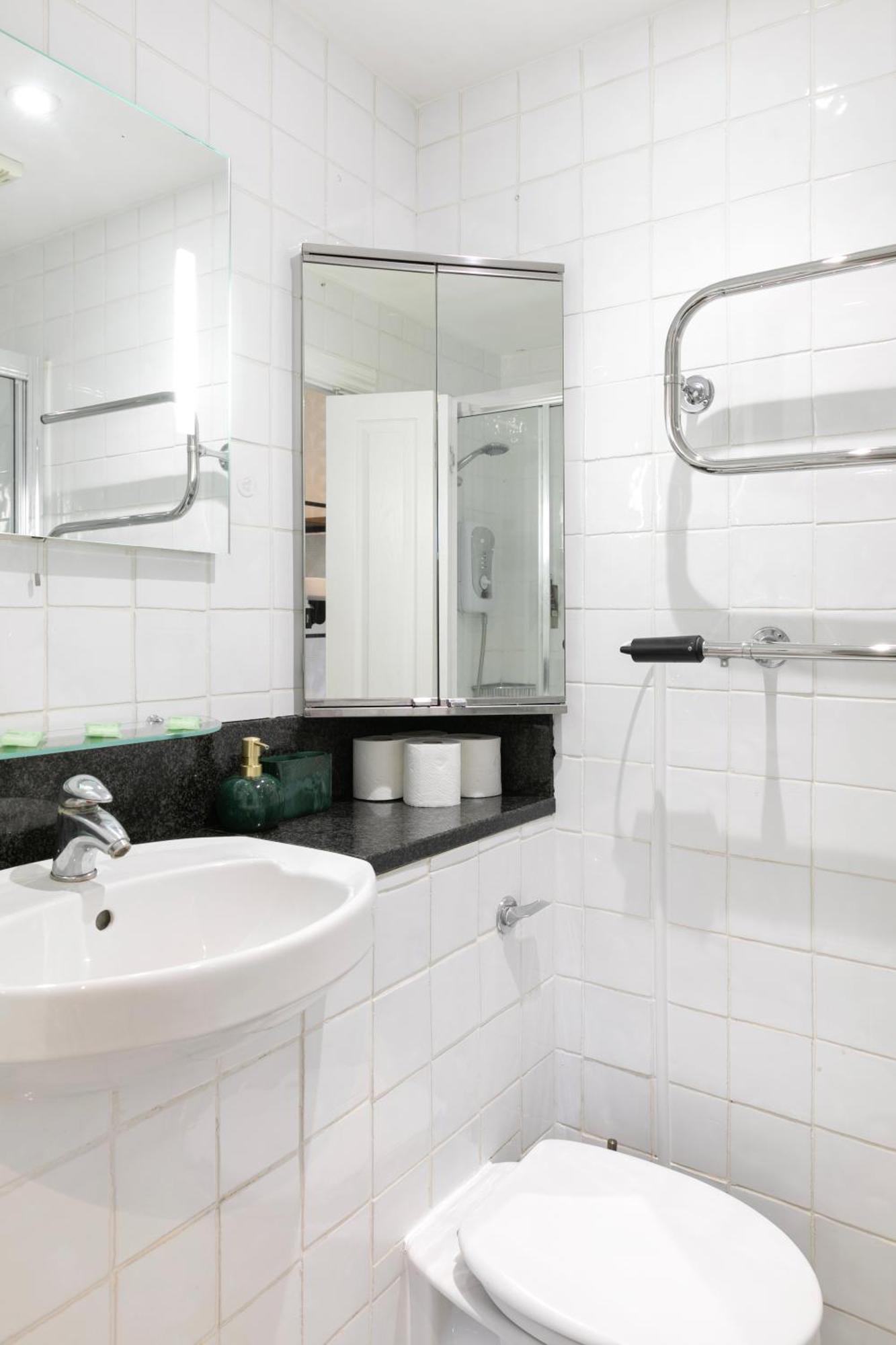 Cosy Flat 5 Min From Holland Park Station! London Lägenhet Exteriör bild